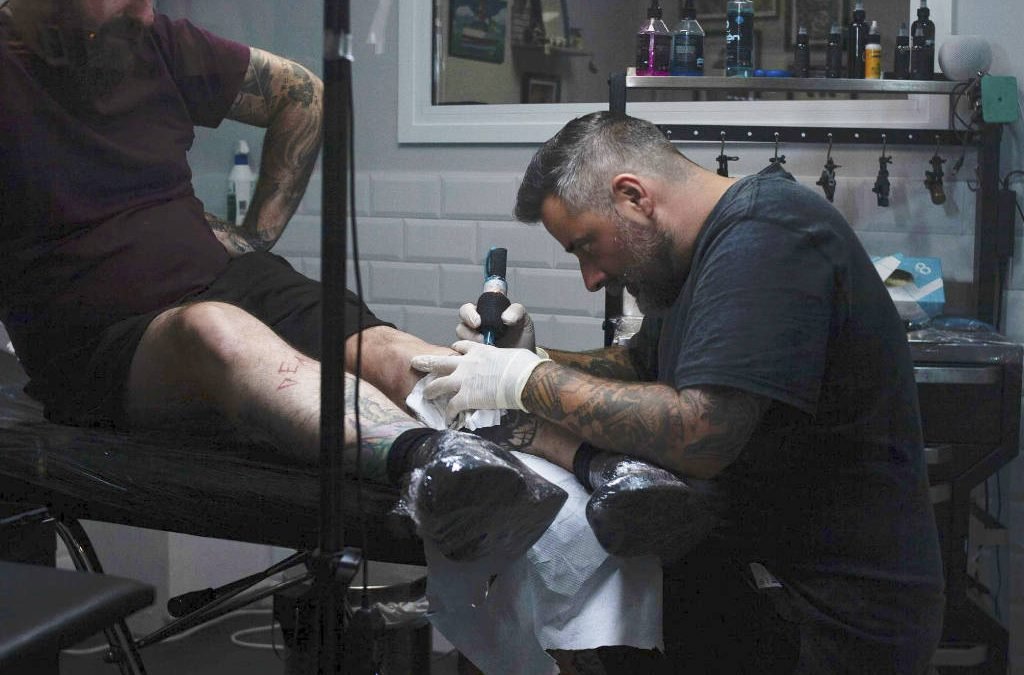 Como evitar la contaminación cruzada en un estudio de tatuajes