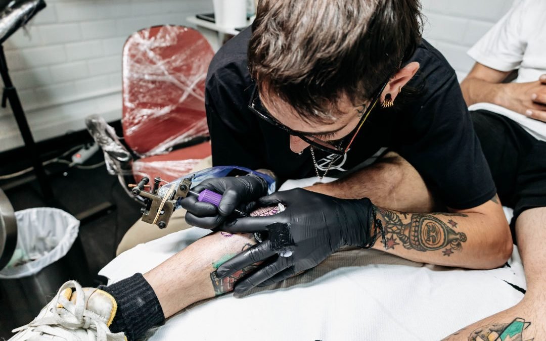 La Importancia de Estar al Día de las Tendencias para los Estudios de Tatuajes